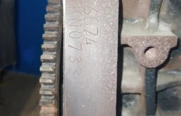 Двигатель без навесного для Mitsubishi Pajero 2003 года на фотографиях