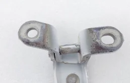 Петля двери задняя левая верхняя для Toyota Corolla на фотографиях