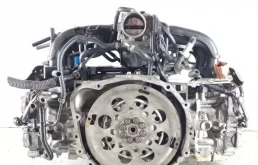 Двигатель без навесного для Subaru Legacy 2018 года на фотографиях