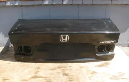 Крышка багажника для Honda Accord 2006 года на фотографиях
