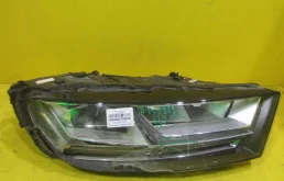 Фара правая для Audi Q7 2015 года на фотографиях