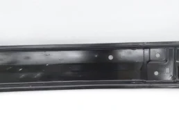 Усилитель переднего бампера для Toyota Corolla 2016 года на фотографиях