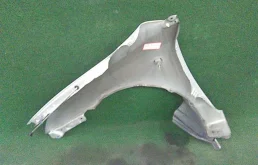 Крылья для Toyota Corolla 2003 года на фотографиях