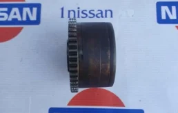 Регулятор фаз газораспределения для Nissan X-Trail 2002 года на фотографиях
