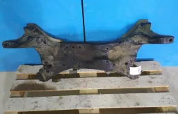 Подрамник двигателя для Mitsubishi Outlander 2011 года на фотографиях