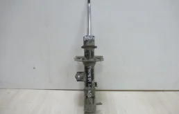 Стойка кузова центральная правая для Hyundai Solaris 2017 года на фотографиях