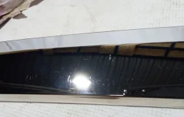 Молдинг крышки багажника для Toyota Corolla на фотографиях