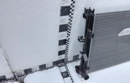 Радиатор охлаждения ДВС для Renault Sandero 2008 года на фотографиях