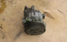 Компрессор кондиционера для Nissan Primera 1999 года на фотографиях