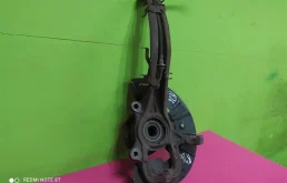 Кулак поворотный правый для Audi Q7 на фотографиях