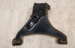 Рычаг передний правый нижний для Mitsubishi Pajero 2007 года на фотографиях