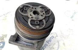 Компрессор кондиционера для Volvo C30 2008 года на фотографиях