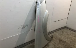 Крыло правое для Subaru Legacy 2009 года на фотографиях