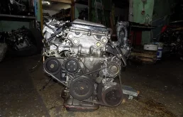 Двигатель для Nissan Serena 1999 года на фотографиях