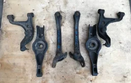 Рычаг задний правый верхний для Suzuki Grand Vitara 2012 года на фотографиях