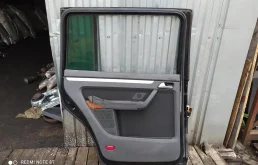 Дверь задняя левая для Volkswagen Touran 2009 года на фотографиях