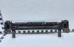 Усилитель бампера передний верхний для Hyundai i40 2012 года на фотографиях