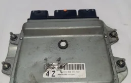 Блок управления двигателем для Nissan X-Trail 2010 года на фотографиях