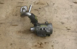 Насос охлаждающей жидкости ДВС(Помпа) для BMW X3 на фотографиях