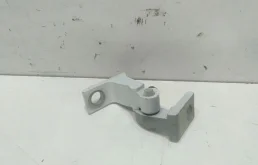 Петля двери передней левой нижняя для Skoda Rapid 2015 года на фотографиях