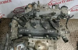 Двигатель без навесного для Nissan Serena 2003 года на фотографиях