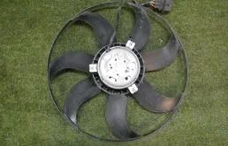 Вентилятор радиатора охлаждения ДВС для Skoda Rapid 2015 года на фотографиях