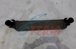 Радиатор интеркулера для Mercedes-Benz C class 2002 года на фотографиях