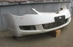 Усилитель переднего бампера для Honda Civic 2005 года на фотографиях