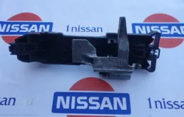 Ручка двери задняя левая внешняя для Nissan Note 2011 года на фотографиях