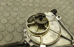 Вакуумный усилитель тормозов для BMW 5er 2013 года на фотографиях