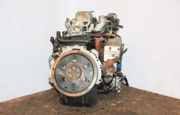 Двигатель без навесного для Hyundai Starex 2005 года на фотографиях