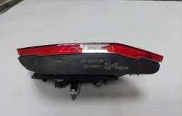 Фонарь внутренний правый для Mercedes-Benz E class 2009 года на фотографиях