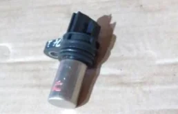 Датчик положения коленвала для Nissan X-Trail на фотографиях