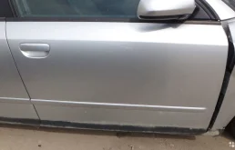 Дверь передняя правая для Audi A4 2001 года на фотографиях