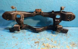 Задний подрамник для Mazda CX 7 на фотографиях