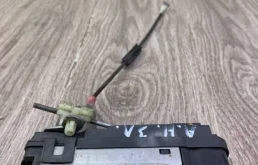 Замок задней левой двери (13220373) для Opel Zafira B 2005-2015