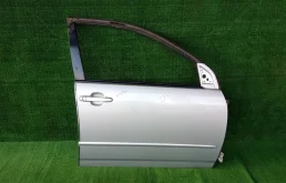 Дверь передняя левая для Toyota Corolla 2001 года на фотографиях