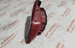 Фонарь внутренний левый для Volkswagen Touran 2015 года на фотографиях