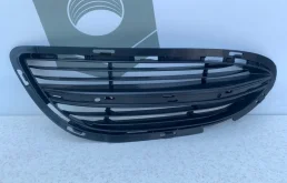 Решетка переднего бампера левая Mercedes-benz W222