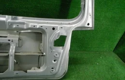 Крышка багажника для Volkswagen Touran 2012 года на фотографиях