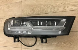 Фара правая для Audi Q7 2020 года на фотографиях
