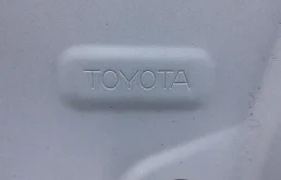 Двери для Toyota Corolla 2024 года на фотографиях