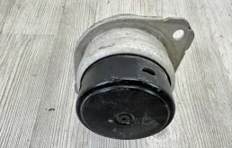 Опора двигателя Audi Q7 2010-2015 4L