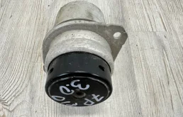 Опора двигателя Audi Q7 2010-2015 4L