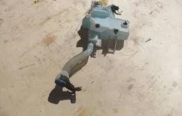 Бачок омывателя для Mazda CX 5 2016 года на фотографиях