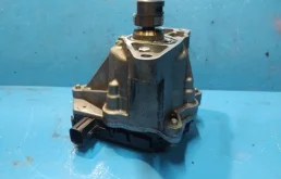 Блок управления двигателем для Toyota RAV4 на фотографиях