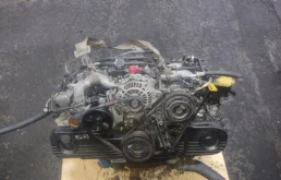 Двигатель для Subaru Legacy 2000 года на фотографиях