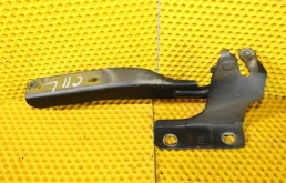 Петля капота левая для Nissan Tiida на фотографиях