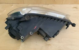 Фары для Volkswagen Touran 2010 года на фотографиях