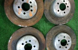 Диски тормозные передние (комплект) для BMW 5er 2018 года на фотографиях